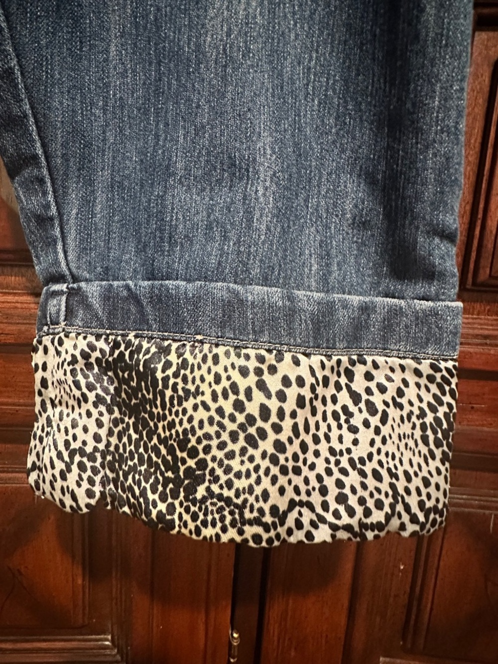22 Marianne Denim Jean Capris Satin Cheetah print cuffs Stretchy Fun! - Picture 6 of 6